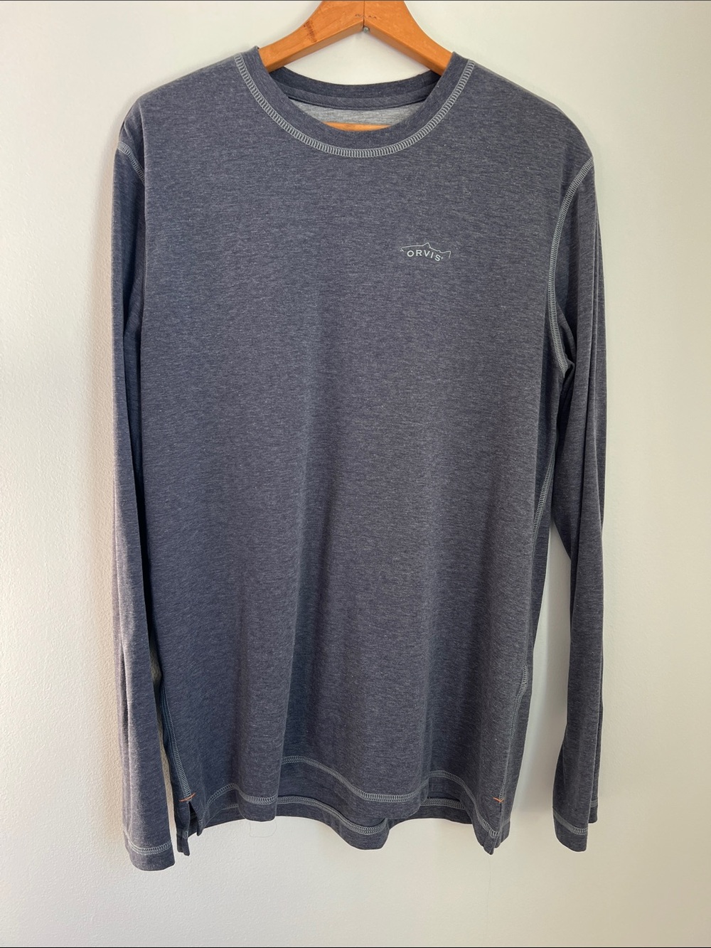Orvis | Women’s Long-Sleeve Crew Tee in Slate Lightweight Casual #0X77 Size M